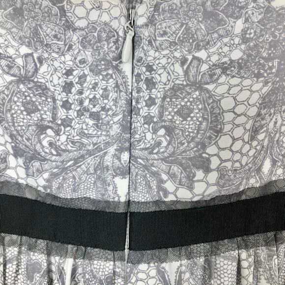 BCBGMaxAzria Amber Column Maxi Gown in Ebony Blue Combo Lace Print Size 2 - Picture 9 of 13